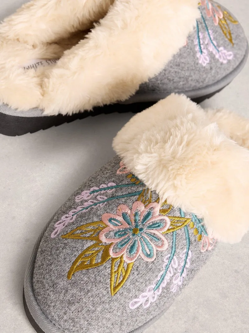 White Stuff Pantoletten mit floralem Motiv - M, Hellgrau, – Produktbild 3 von 4