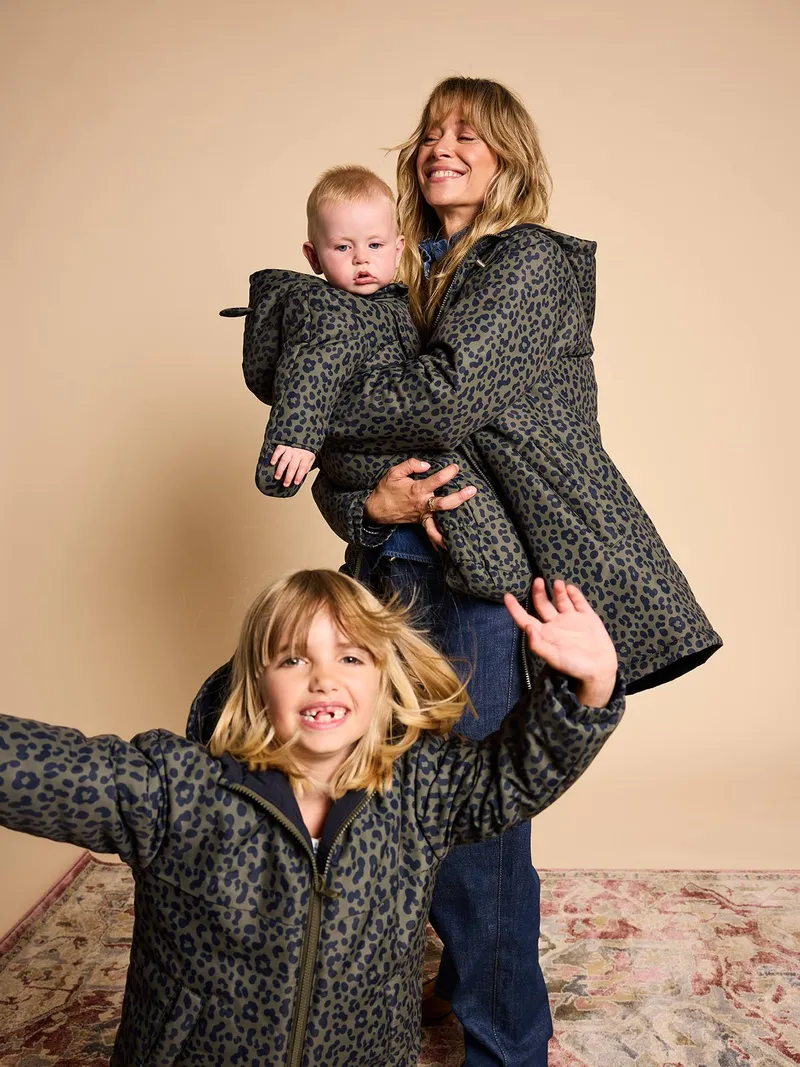 Envie De Fraise Baby Wendeoverall Rain is joy ENVIE DE FRAISE Mama-Tochter-Capsule leo, Khaki leo, – Produktbild 2 von 4