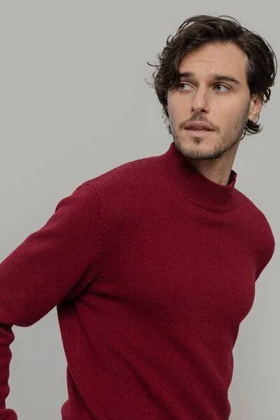 Rifò - Circular Fashion Made in Italy Rifò - Circular Fashion Made in Italy Stehkragenpullover aus recycteltem Kaschmir Modell: Clemente, Rot (red vinaccia), – Produktbild 2 von 5