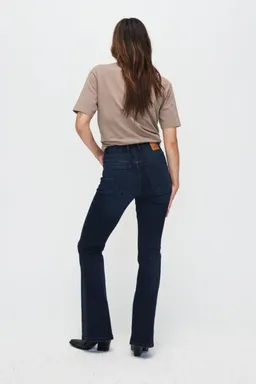 Kuyichi Kuyichi Damen vegan Lisette Flare Jeans Tiefblau – Produktbild 1 von 1
