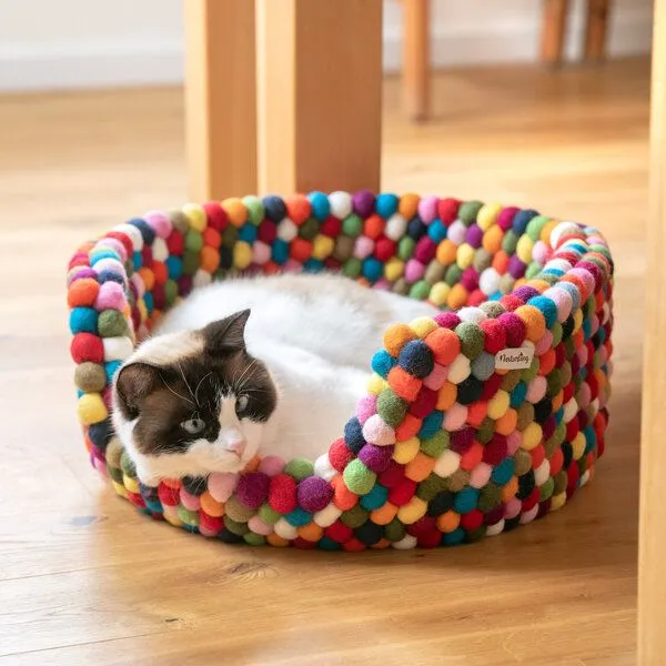naturling naturling Filzkugel Katzenliege 40x20cm doppellagig aus 100% Schurwolle, Bunt, – Produktbild 1 von 3