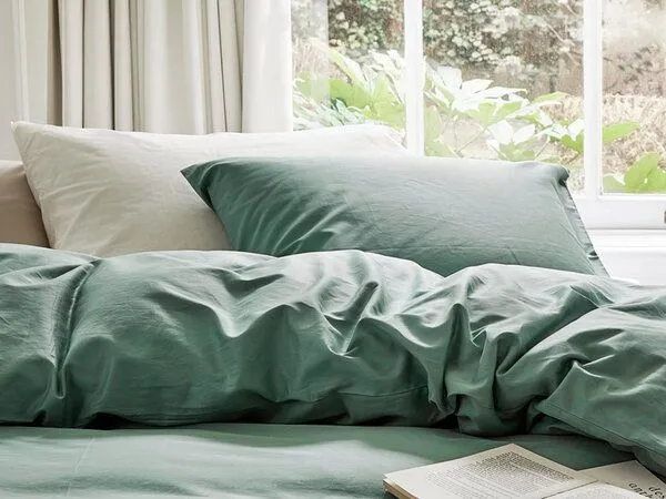 Yumeko Yumeko Kissenbezug aus Baumwollsatin, Sea green, – Produktbild 1 von 4