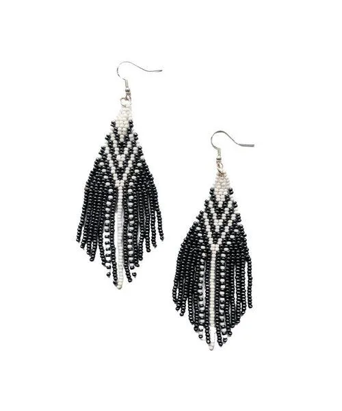 Swahili Coast Swahili Coast Quasten Ohrringe - POINT BEADED, Weiß, – Produktbild 2 von 3