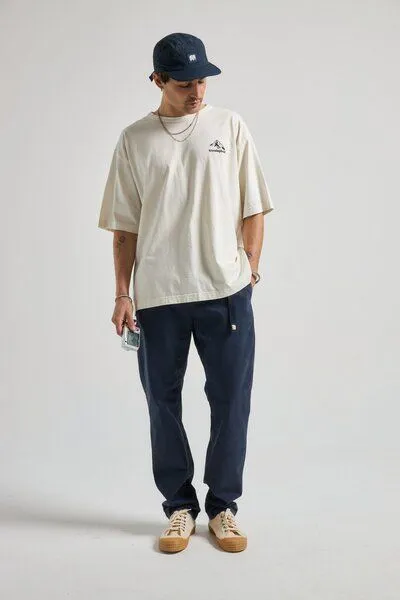 Trendsplant Trendsplant Hikers Oversized Heavy T-Shirt Marshmallow, Blau, – Produktbild 3 von 4