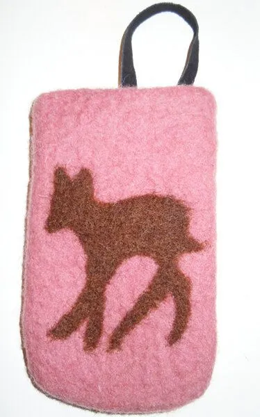 short'n'pietz short'n'pietz handgefilzte IPhone-Hülle aus 100% Schafswolle, Altrosa, – Produktbild 1 von 3