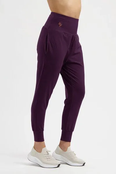 Urban Goddess Urban Goddess Bhumi Loose Fit Yoga Hose, Bloom (lila), – Produktbild 4 von 4
