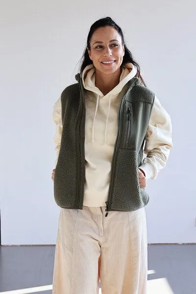 Kultgut Kultgut New Recycling Generation - Kuschelige Sherpa Fleeceweste / With Love, Naturgrün, – Produktbild 2 von 7