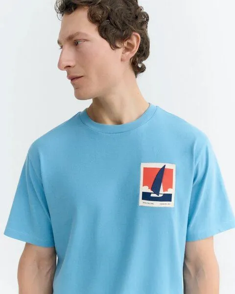 thinking mu thinking mu Optimist Dark Dusk Zach T-Shirt – Produktbild 3 von 4