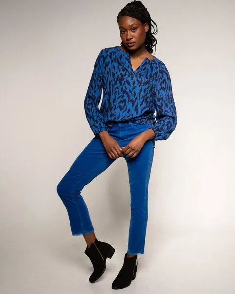 Alma & Lovis Alma & Lovis Softe Samthose mit stylischem Fransensaum | Velvet Slim, Astral blue (blau), – Produktbild 2 von 4