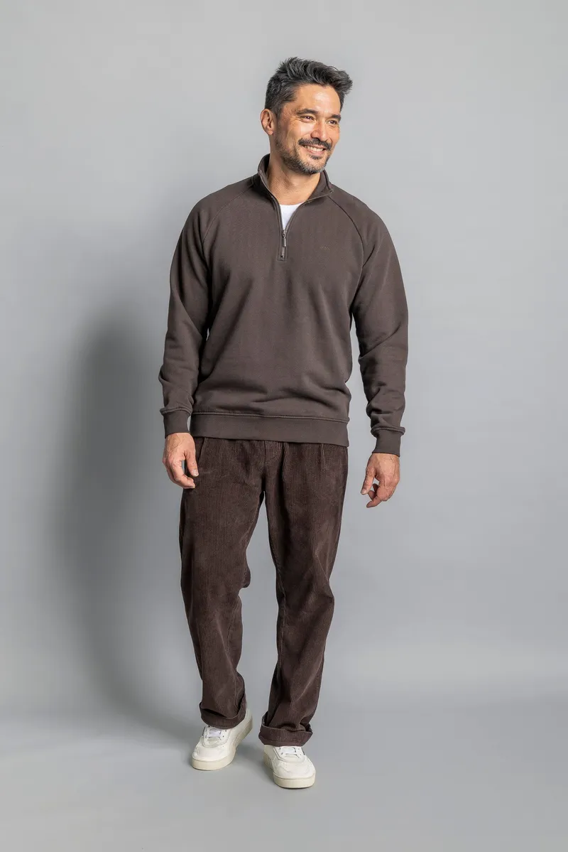 DIRTS DIRTS Herren vegan Pullover Mit Viertelreißverschluss Und Raglanärmeln Espresso Braun, Braun, – Produktbild 1 von 2