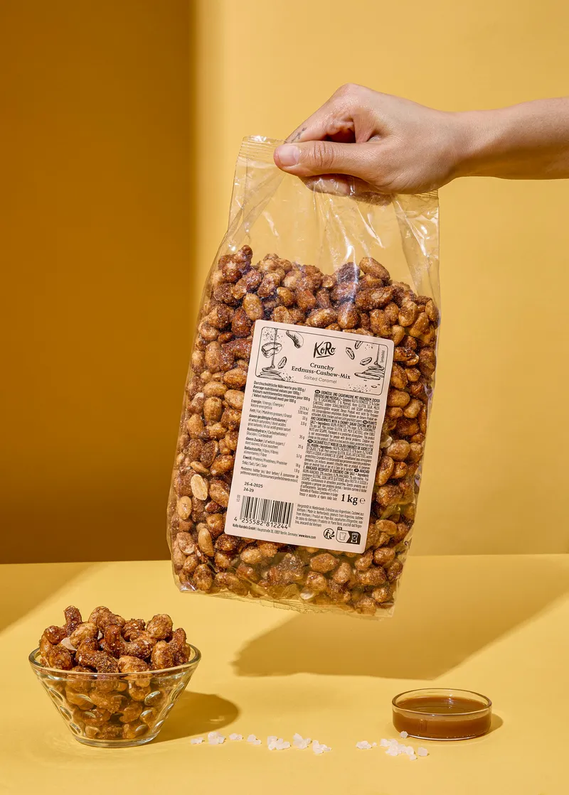 KoRo Crunchy Erdnuss-Cashew-Mix Salted Caramel 1 kg – Produktbild 4 von 5