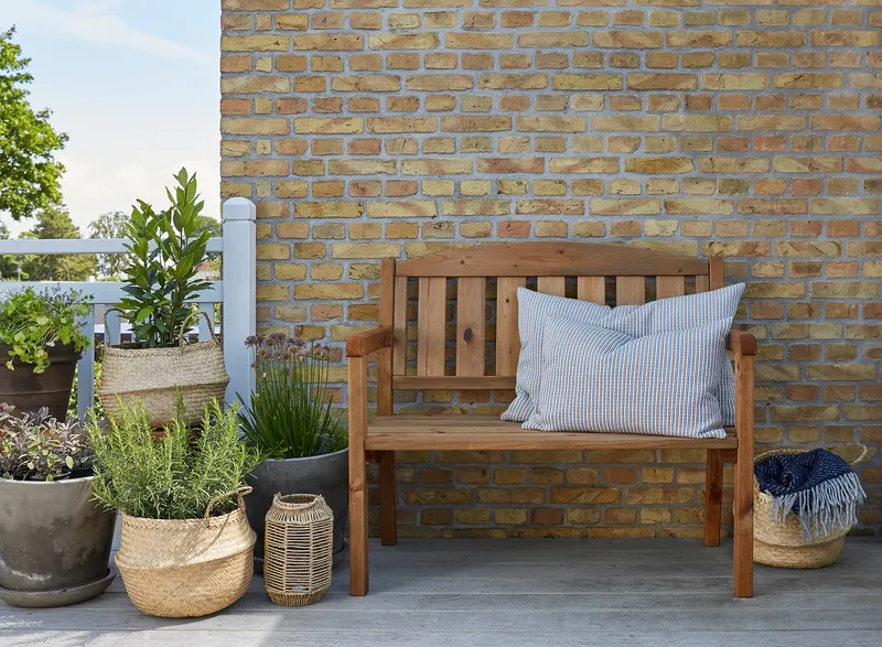Mega-Holz Gartenbank Gartenbank Holz mit Rückenlehne ZWEISAM 110 x 63 x 97 cm aus FSC-Holz, Massive Holzbank für Garten, Balkon und Terrasse, Braun, – Produktbild 1 von 3