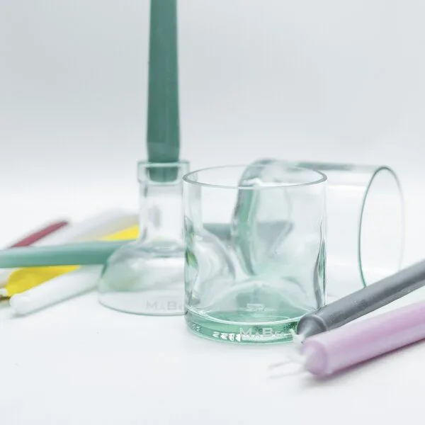 MaBe MaBe SET: 2 Gläser und ein Kerzenständer mit einer SpitzKerze – Produktbild 1 von 4