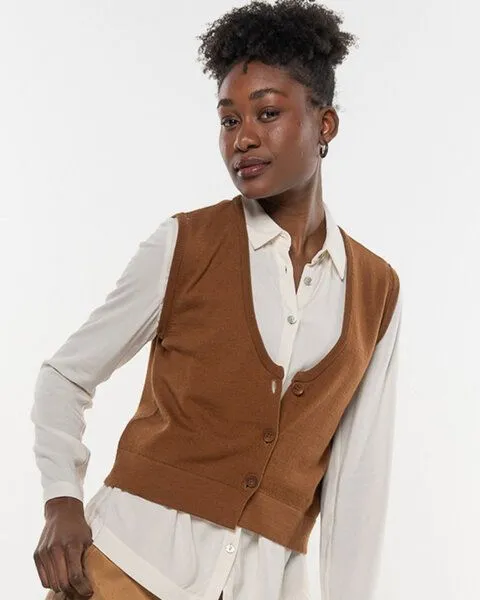 Alma & Lovis Alma & Lovis Feine Strickweste aus softem Bio-Baumwoll-/Woll-Mix | Cot-Wool Weste, Cinnamon (hellbraun), – Produktbild 1 von 2