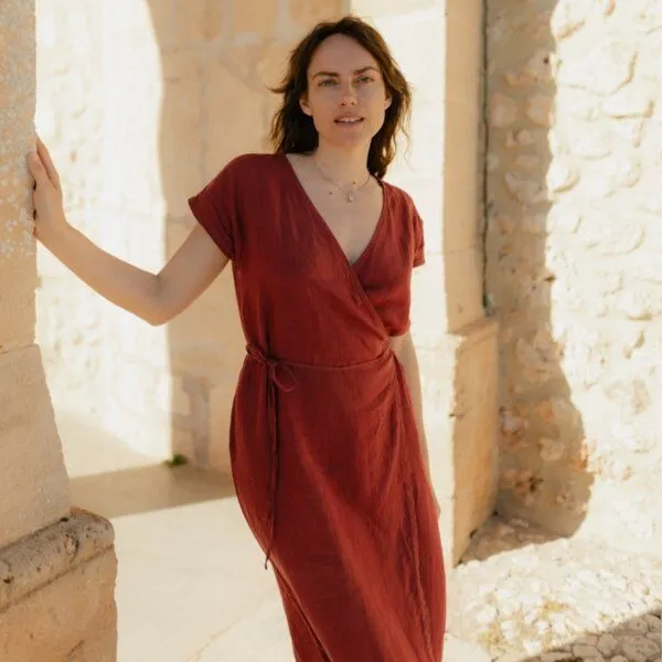NORDLICHT NORDLICHT Leinen Wickelkleid Emelie aus 100% Leinen, Rot, – Produktbild 3 von 4