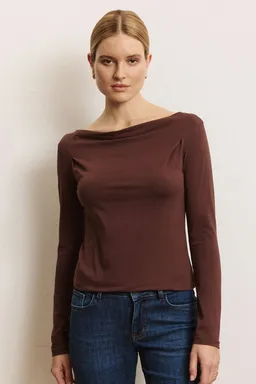 Tranquillo Tranquillo Longsleeve Damen Undinee aus GOTS-Bio-Baumwolle tailliert drapierter Ausschnitt Langarmshirt für elegante und unkomplizierte Everyday-Looks – Produktbild 1 von 1