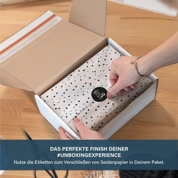 Fines Papeterie Fines Papeterie 50 schwarze Sticker Überraschung Geschenkaufkleber 4cm rund Naturpapier – Produktbild 4 von 4