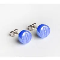 ALEXASCHA ALEXASCHA Kleine Glas Ohrstecker Rund | PUREFORM, Saphirblau, – Produktbild 1 von 1