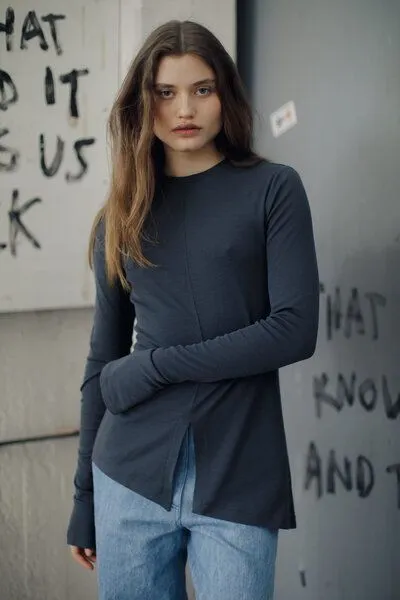 IVA RYCH IVA RYCH Asymetrischer Longsleeve aus Wolle mit Drapierung I Deadstock, Grau, – Produktbild 1 von 3
