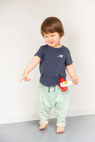 Sense Organics sense-organics Baby Pants * Magesh Paper Planes * GOTS & Fair Trade | Sense Organics – Produktbild 3 von 3