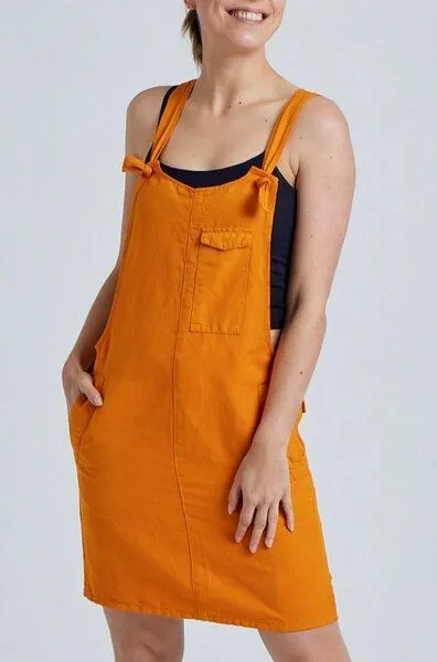 Flax and Loom Flax and Loom Leinen Latzkleid Peggy, Sun orange, – Produktbild 5 von 5