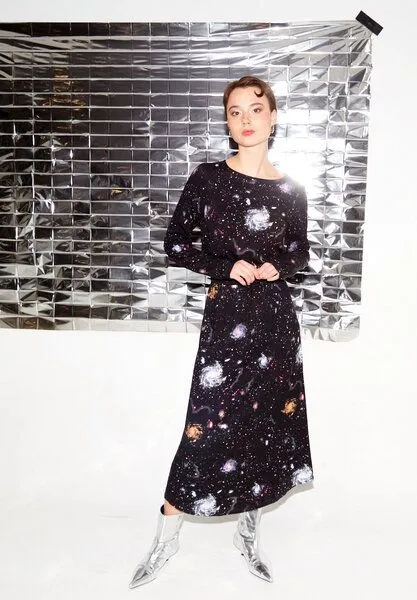Givn Berlin Givn Berlin Kleid MINDY aus LENZING ECOVERO, Black (universe), – Produktbild 4 von 4