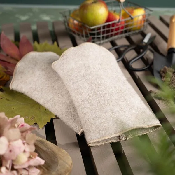 nahtur-design nahtur-design Pulswärmer | ungefärbte mongolische Merinowolle, Grau-beige, – Produktbild 1 von 4
