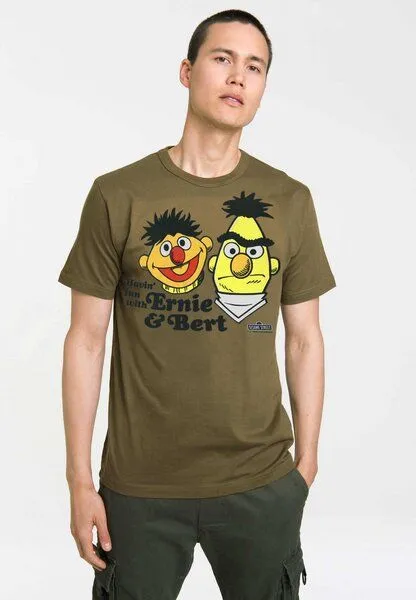 LOGOSH!RT LOGOSH!RT Sesamstrasse Ernie & Bert Havin Fun 100% Organic Cotton T-Shirt, Olivgrün, – Produktbild 4 von 4