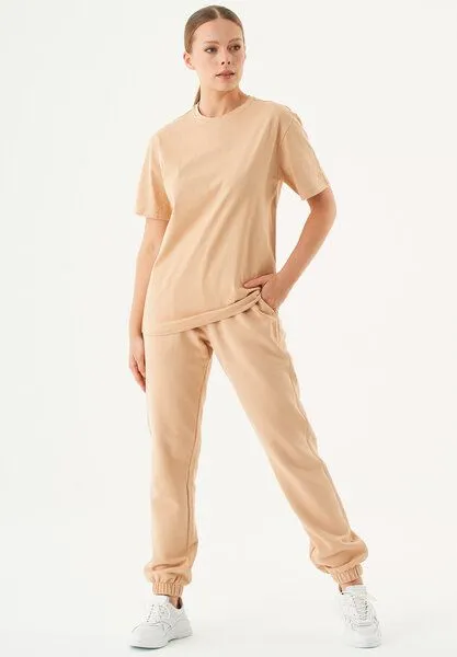 ORGANICATION ORGANICATION ESSENTIALS-TILLO-Unisex Basic T-Shirt aus Bio-Baumwolle, Beige, – Produktbild 2 von 4