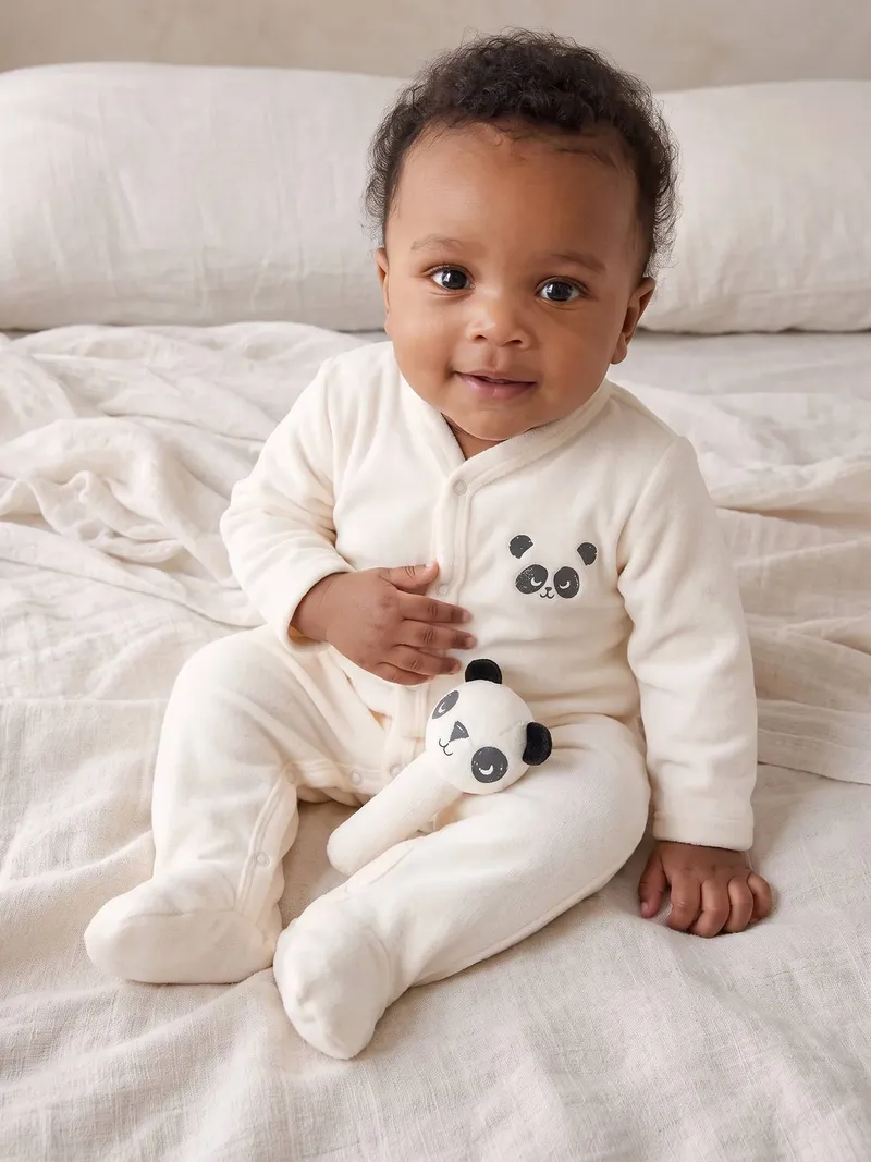 Vertbaudet Baby-Set PANDA Strampler und Rassel aus Samt, Wollweiß, – Produktbild 1 von 4