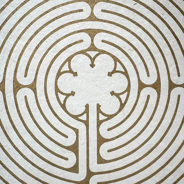 Veskor Cassiopeia Veskor Cassiopeia LABYRINTH VON CHARTRES der Kathedrale Notre-Dame Linoldruck | 40 × 40 cm | Gold auf Naturweiß – Produktbild 2 von 4