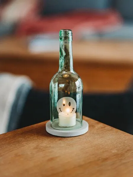 MaBe MaBe GOOD vibes only - Windlicht Upcycling mit einem Lächeln, Hellgrün, – Produktbild 1 von 4