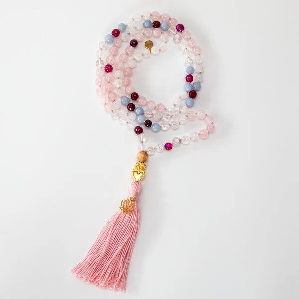 Divasya Divasya Mala-Kette "True Love" aus Rosenquarz, Angelite & Mondstein – Produktbild 3 von 4