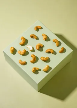 KoRo Cashewkerne mit Curry ohne Geschmacksverstärker 500 g – Produktbild 1 von 1