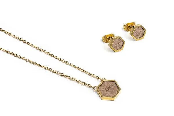 BeWooden BeWooden Hexagon Set - Ohringe + Kette mit Anhänger, Apis, – Produktbild 1 von 1