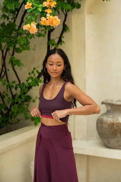 YogiLiebe YogiLiebe Yoga double wende Bra "Maitri" aus Bio-Baumwolle Wild Hibiskus - Magic Plum, Lila, – Produktbild 3 von 3