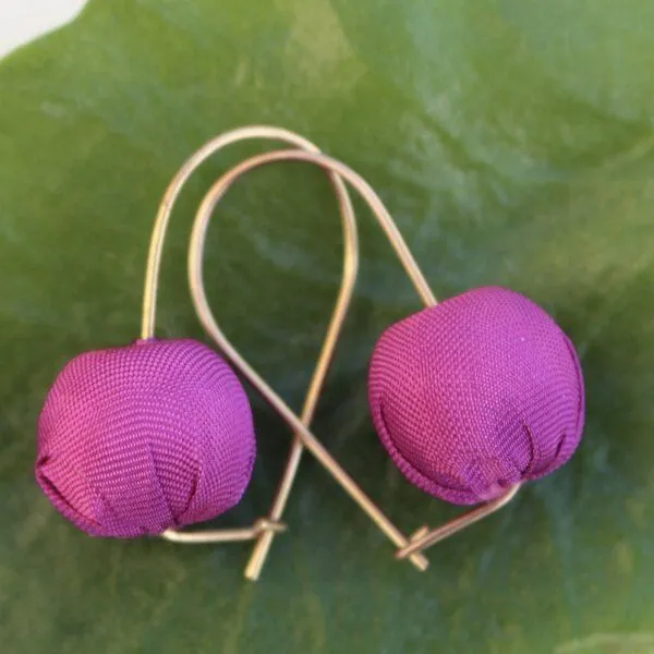 Schönes aus Indochina Schönes aus Indochina Seidenohrringe, Pink, – Produktbild 2 von 5