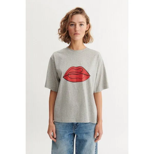 Basic Apparel Basic Apparel T-Shirt RAJA RED LIP aus Bio-Baumwolle GOTS, Grau grey (melange) red lip, – Produktbild 1 von 1
