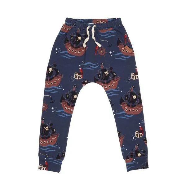 Walkiddy Jogginghose Kinder Dunkelblau mit Piratenprint aus GOTS-zertifizierter Bio-Baumwolle – Walkiddy – Produktbild 1 von 2
