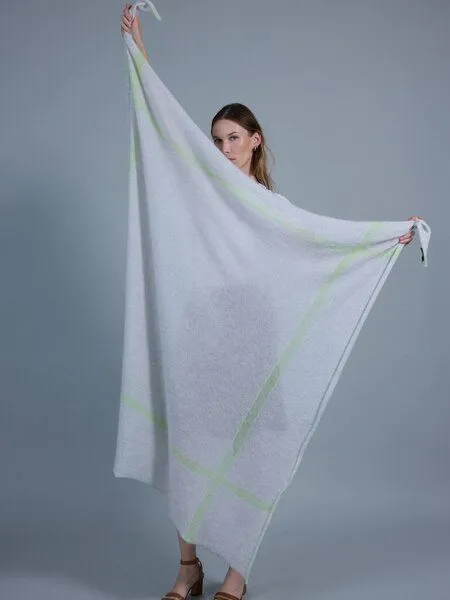 Susan's Fashion Susan's Fashion großes Mohairplaid Sue mit Karostreifen, Himmelblau, – Produktbild 1 von 3