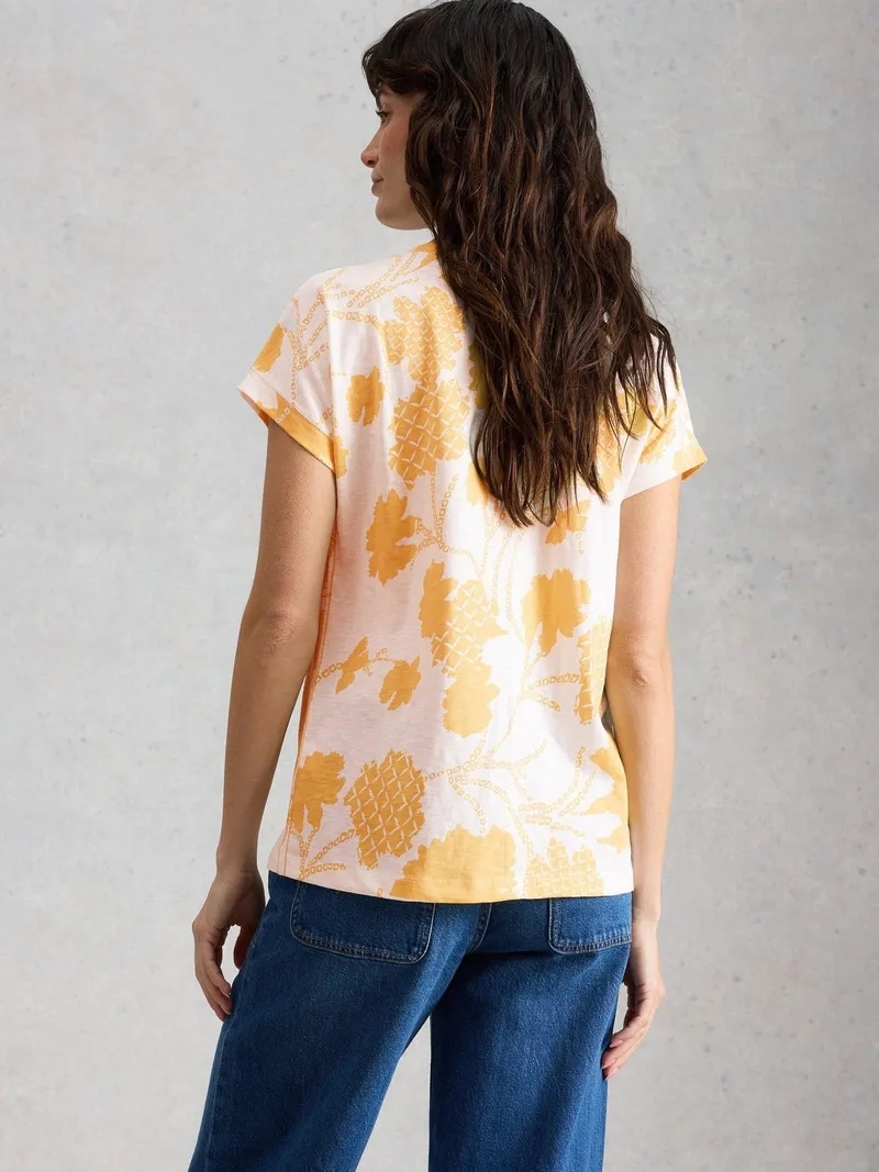 White Stuff T-Shirt Nelly mit Keilausschnitt - 40, Gelb print, – Produktbild 4 von 4