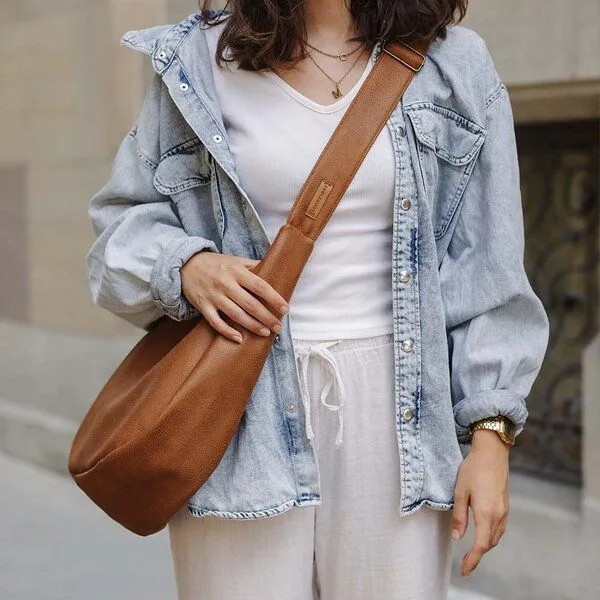 BOWLEANIES TASCHEN BOWLEANIES TASCHEN Moon Bag XXL aus Lederfaserstoff, Cognac braun, – Produktbild 2 von 4