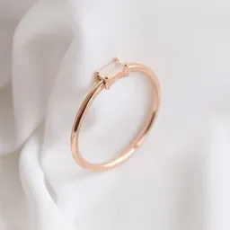 Eppi Eppi Ring mit Mondstein in Baguette-Form Koos – Produktbild 1 von 1