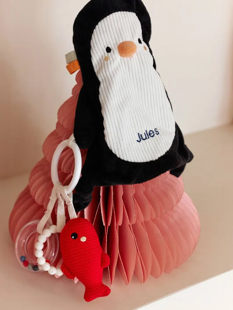 Vertbaudet Plüschtier mit Rassel PINGUIN personalisierbar, Weiß, – Produktbild 1 von 4
