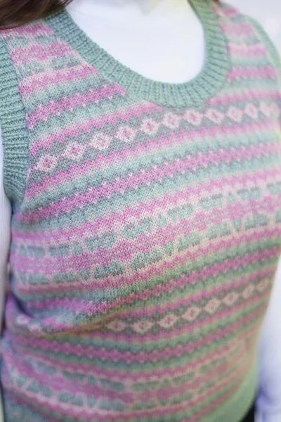 Haus of Namaste Haus of Namaste Klassischer Fair Isle Himalaya Pullover | Handgesponnene 100% Lammwolle | Nachhaltig, fair und AZO-frei – Produktbild 2 von 4