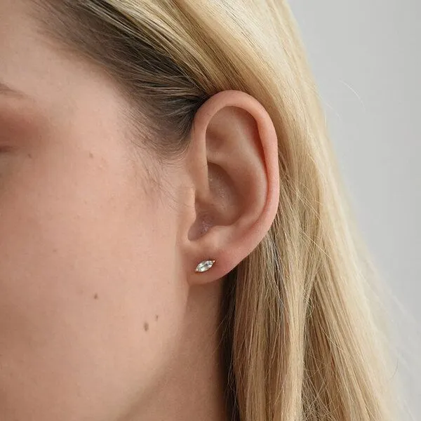 Eppi Eppi Minimalistische Ohrstecker aus Silber mit Aquamarin Andine, Gelb, – Produktbild 4 von 4