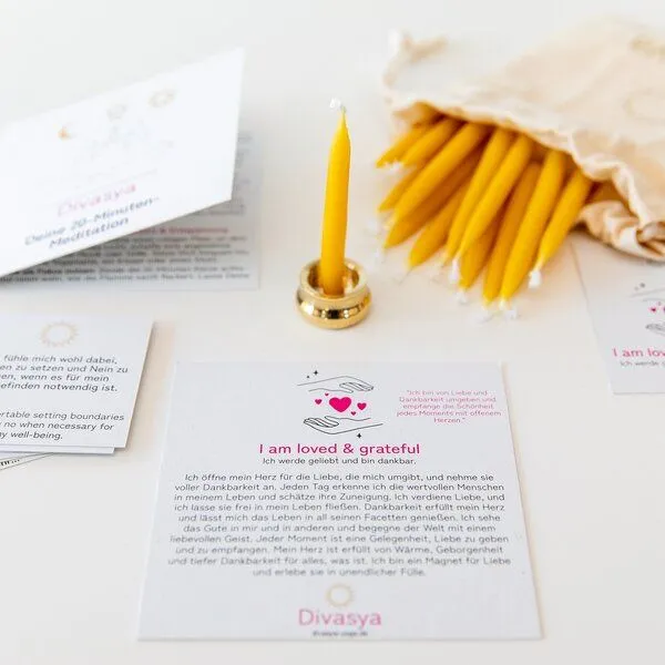 Divasya Divasya Geschenkset | 20-Minuten-Kerzen für Meditation & Achtsamkeit | I am loved & grateful – Produktbild 2 von 4