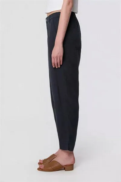DAWN DAWN Tapered Fit Tencelhose Jogger Modell: Sunshine, Dark navy (blau), – Produktbild 3 von 4