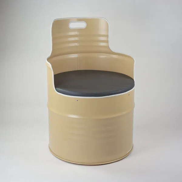 Lockengelöt Lockengelöt Sessel (2) aus einem Hamburger Ölfass, Beige (gepulvert), – Produktbild 1 von 1