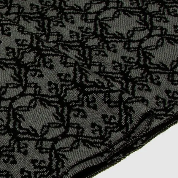 LANARTO slow fashion LANARTO slow fashion Schal Muster 'Kranz' zweifarbig gestrickt aus mulesingfreier Merinowolle, Schwarz, – Produktbild 3 von 3